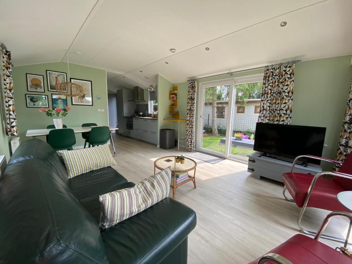 Ruim En Modern Chalet In De Veluwse Bossen Putten Bagian luar foto