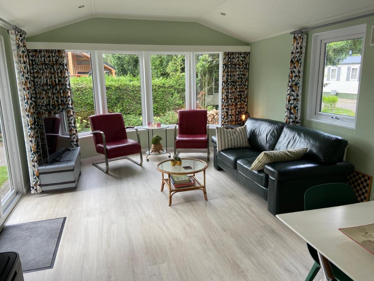 Ruim En Modern Chalet In De Veluwse Bossen Putten Bagian luar foto